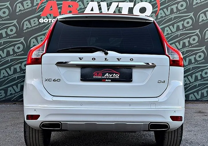 Zunanja slika - Volvo XC60 - D4 R-Design Momentum+133KW+ALU+XENON+USNJE+UGODNO - 6