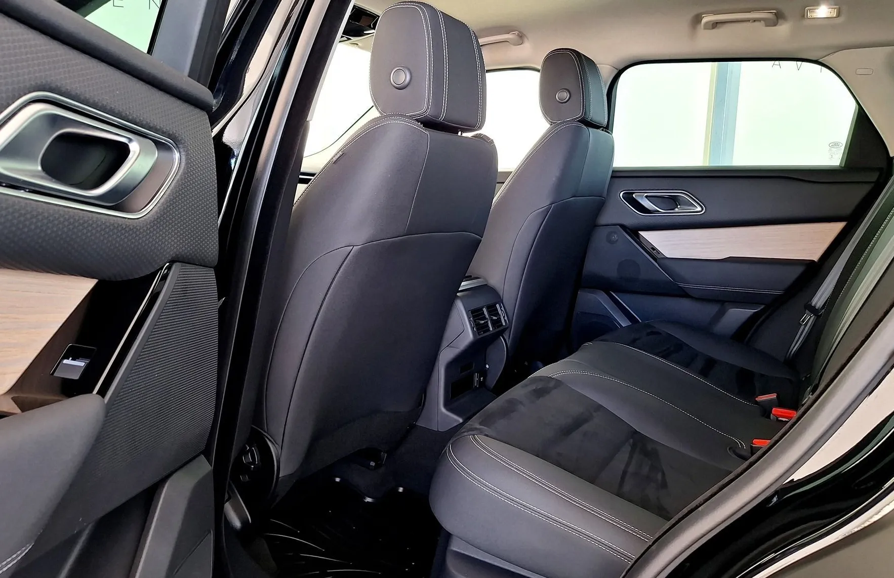 Zunanja slika - Land Rover Range Rover Velar - 2.0 TD Base Aut.•ALCANTARA•KAMERA•ALU20•VL.KLJU - 12