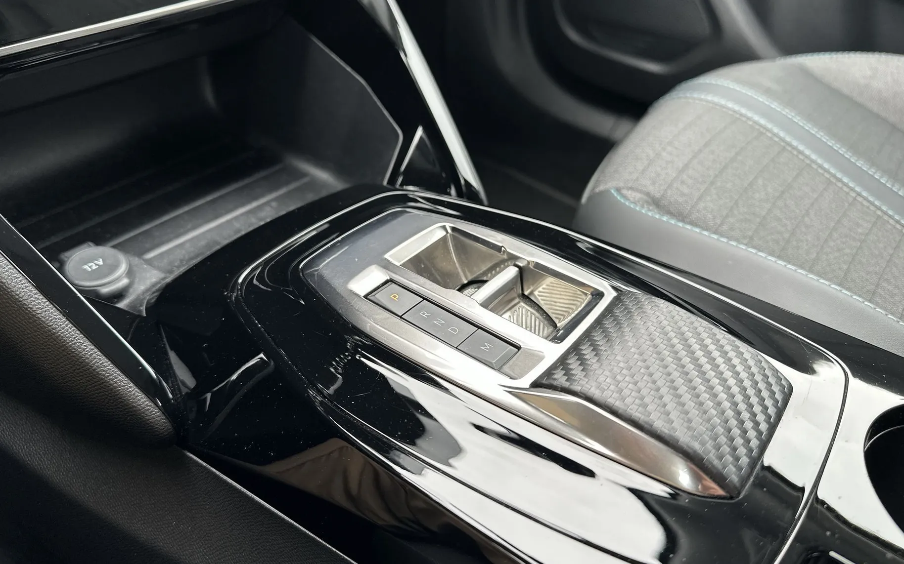 Zunanja slika - Peugeot 2008 - 1.5 BLUEHDI 130 ALLURE PACK EAT8 - 11