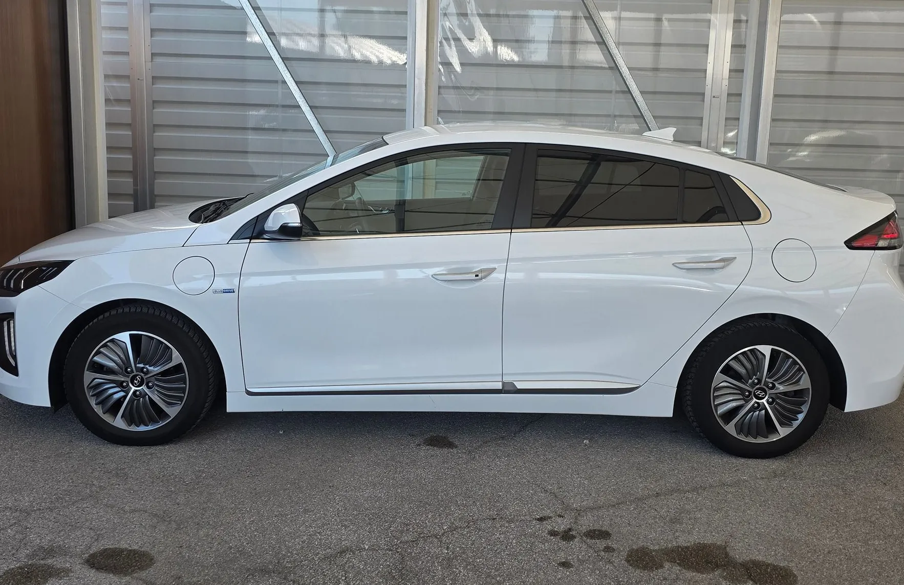 Zunanja slika - Hyundai Ioniq - - SLO-  LED - USNJE - KAMERA - MEMORY - FUL OPREMA - 6