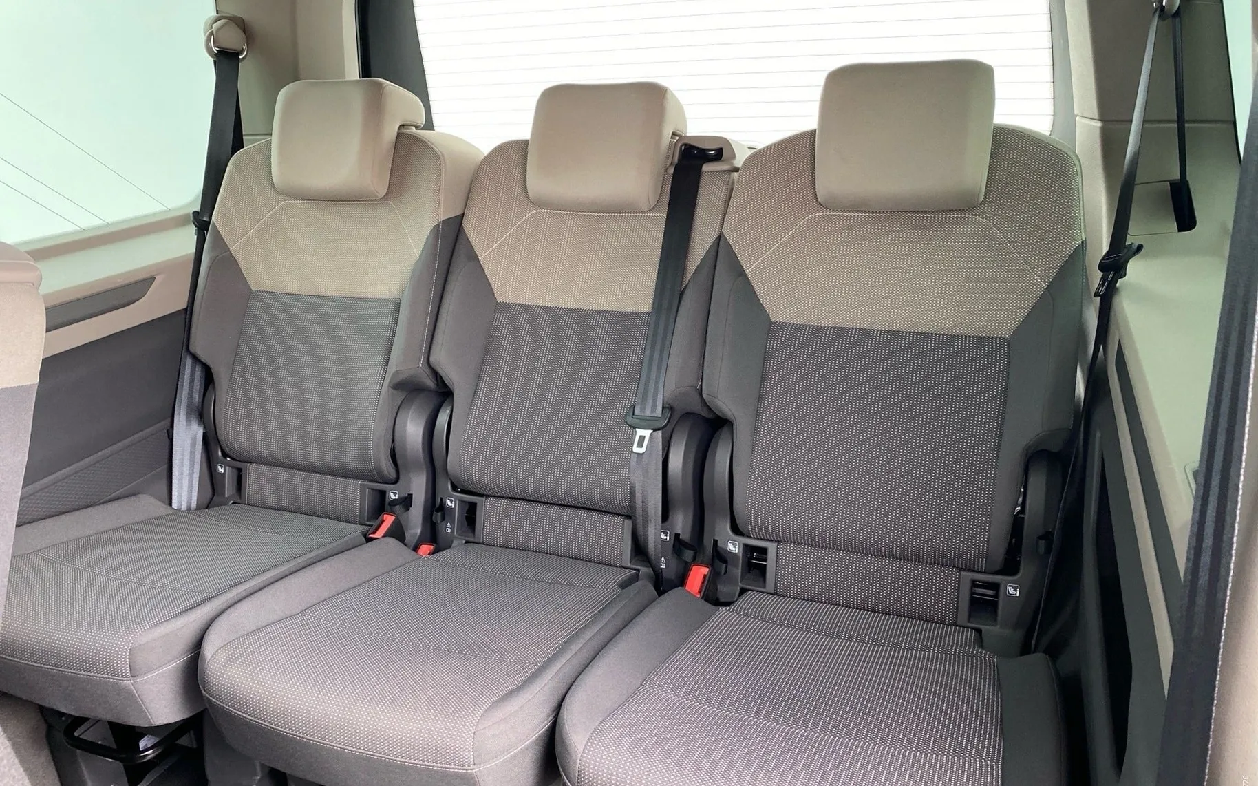 Notranja slika - Volkswagen Multivan - 2.0 TDI DSG Life EDITION - 12