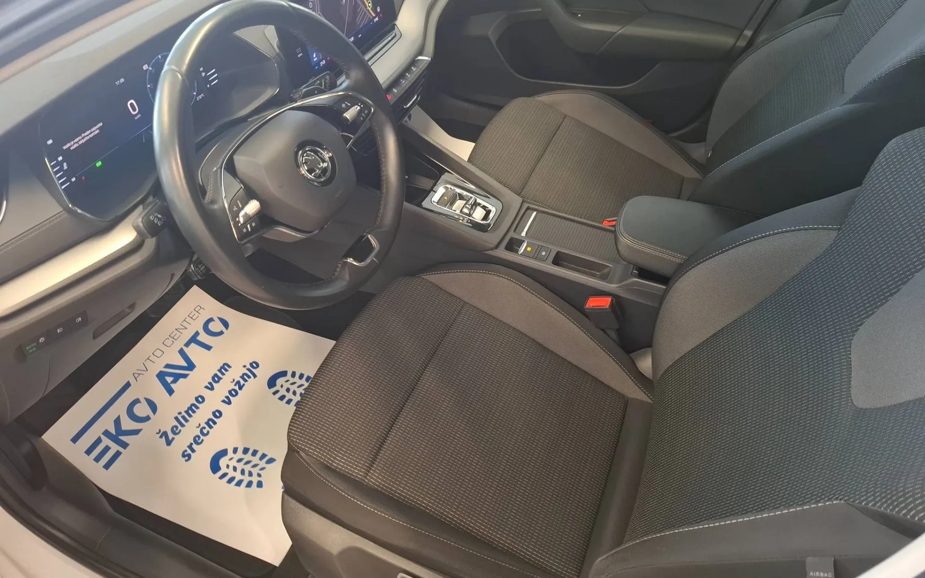 Notranja slika - Škoda Octavia - Combi 2.0 TDI DSG-NAVI-PDC-ACC-FULL LED-ALU- - 10
