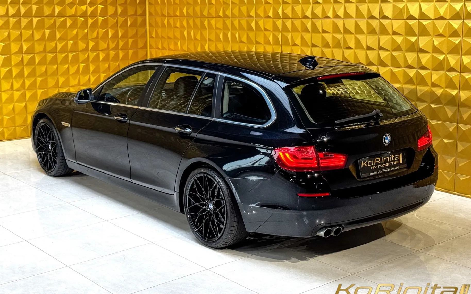 Notranja slika - BMW serija 5 Touring: - 520d AUT. GRETJE-NAVI.-EL PRTLAJZNIK-BREZ POLOGA.. - 8