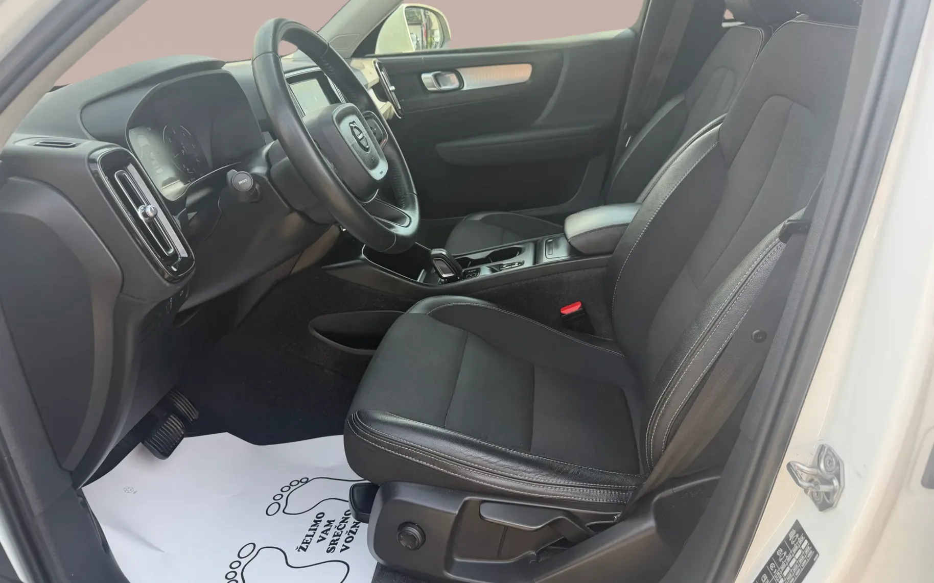 Zunanja slika - Volvo XC40 - D3 AWD Avt. - 9