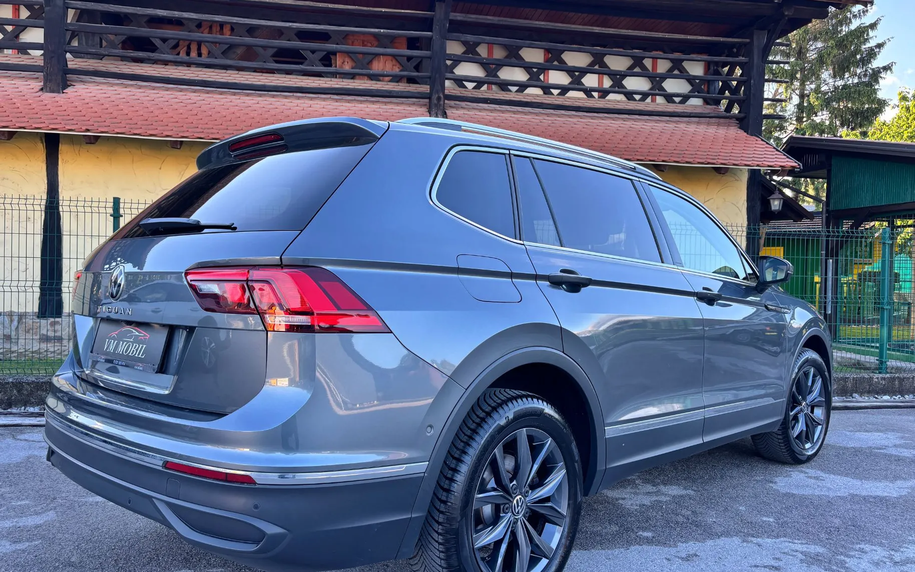 Zunanja slika - Volkswagen Tiguan - 2.0 TDI-1.LAST-7 SEDEŽEV-VIRTUAL-18COL-360 KAMERA - 4