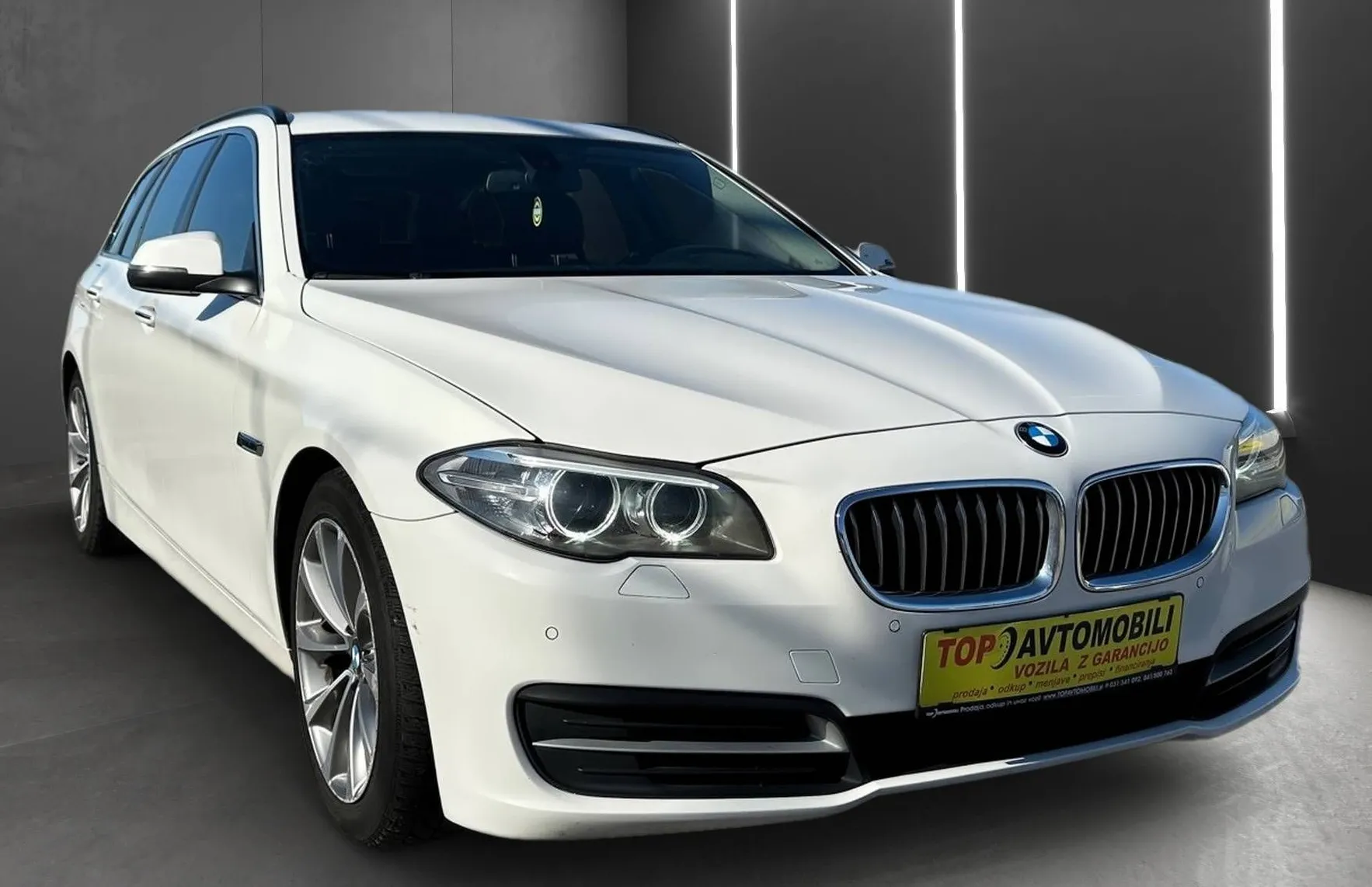 Zunanja slika - BMW Serija 5 - Touring: 520d LED NAVI TEMP HI-FI USNJE PDC FACELIFT TOP - 11