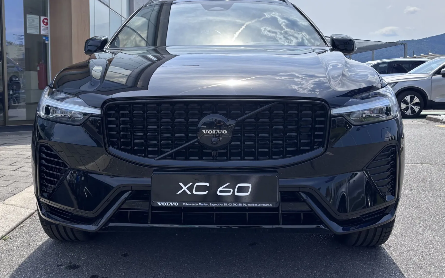 Zunanja slika - Volvo XC60 - T8 TwE Ultra Black Edition - 2