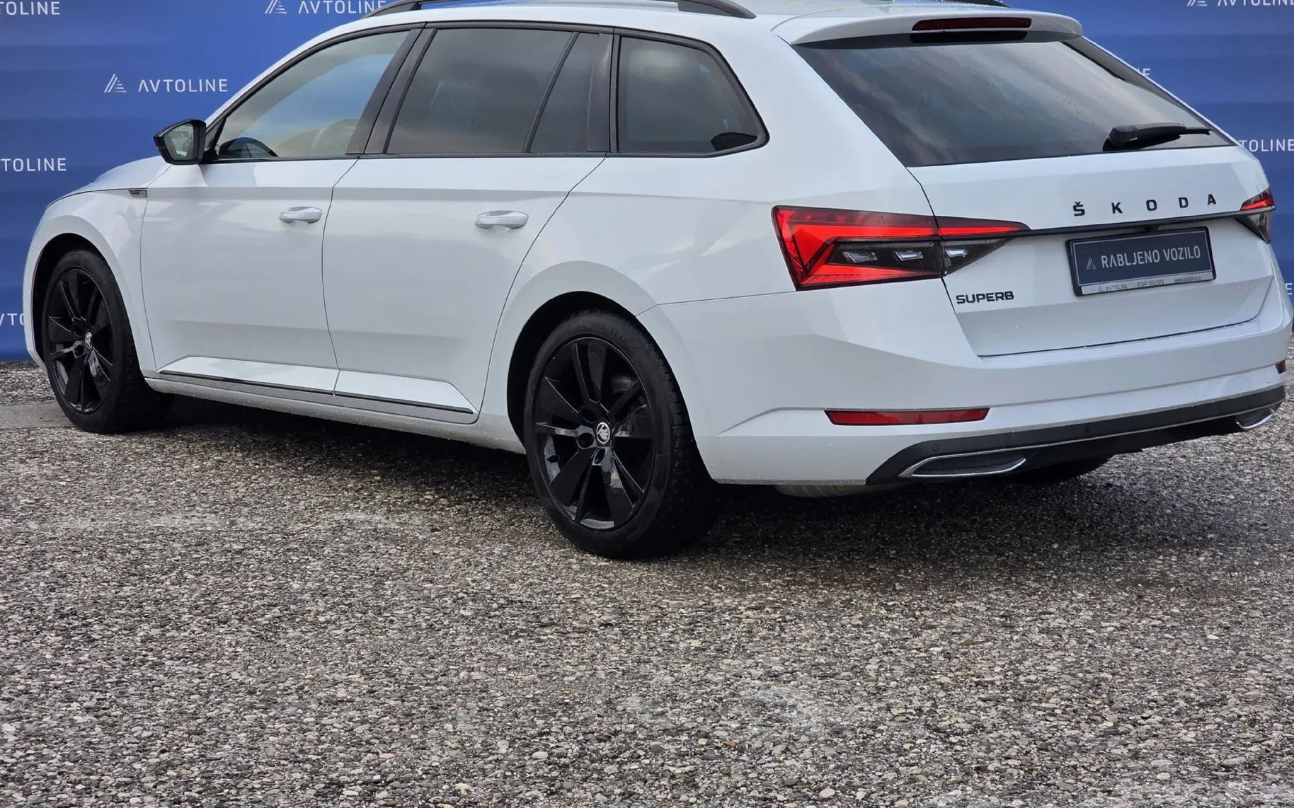 Zunanja slika - Škoda Superb - 1.5 TSI Sportline Combi 110 kW DSG AMBI NAVI EL SE - 4