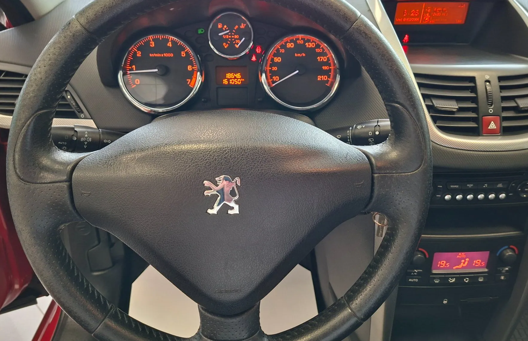 Zunanja slika - Peugeot 207 - Premium 1.4 16V-ODLIČEN-HITRI KREDIT- - 12