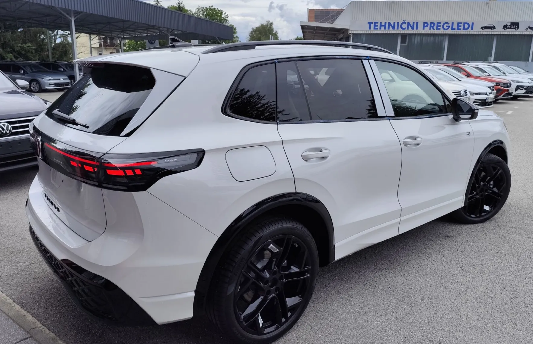 Zunanja slika - Volkswagen Tiguan - 2.0 TDI BMT 4Joy DSG - 5