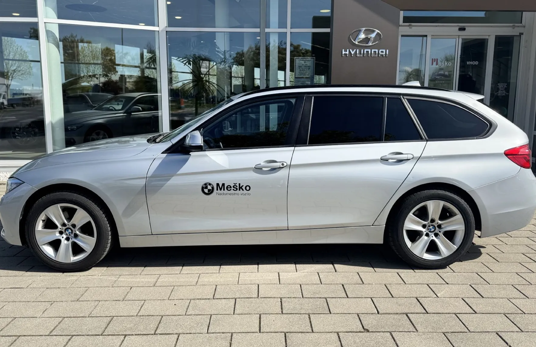 Zunanja slika - BMW Serija 3 - Touring: 318d AUT alu-pdc-navi-acc-gretje sedežev-servis - 3
