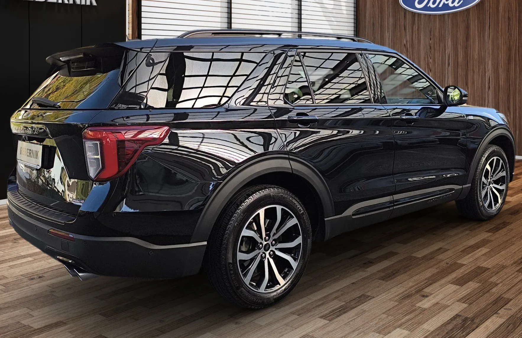 Zunanja slika - Ford Explorer - EV ST-LINE 3.0 EB 363 KM-AWD  PHEV Avt.-SLO-1.LASTNIK - 4