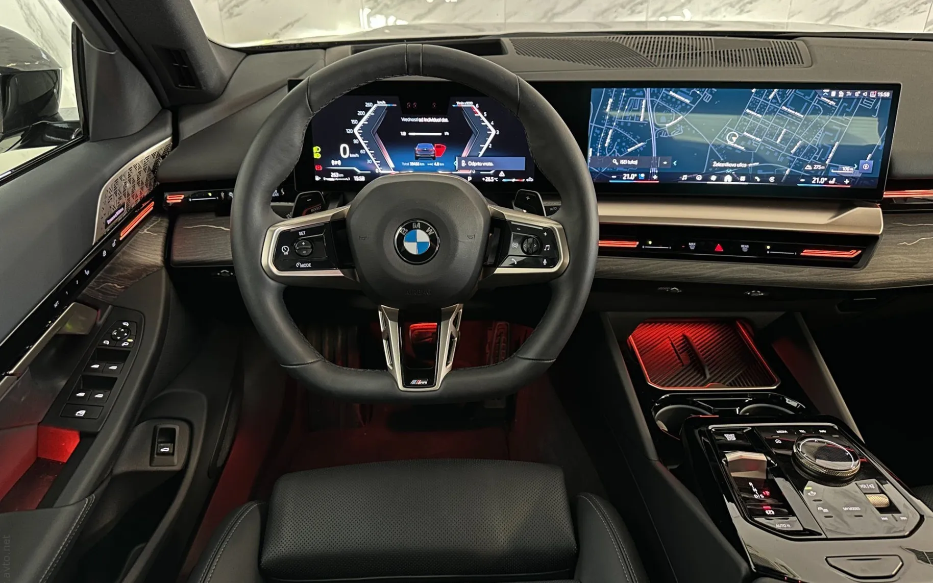 Notranja slika - BMW serija 5: - 40d|xDrive|M-Pro|Pano|4WS|Bowers|HUD|Hlaj|ACC|36 - 10