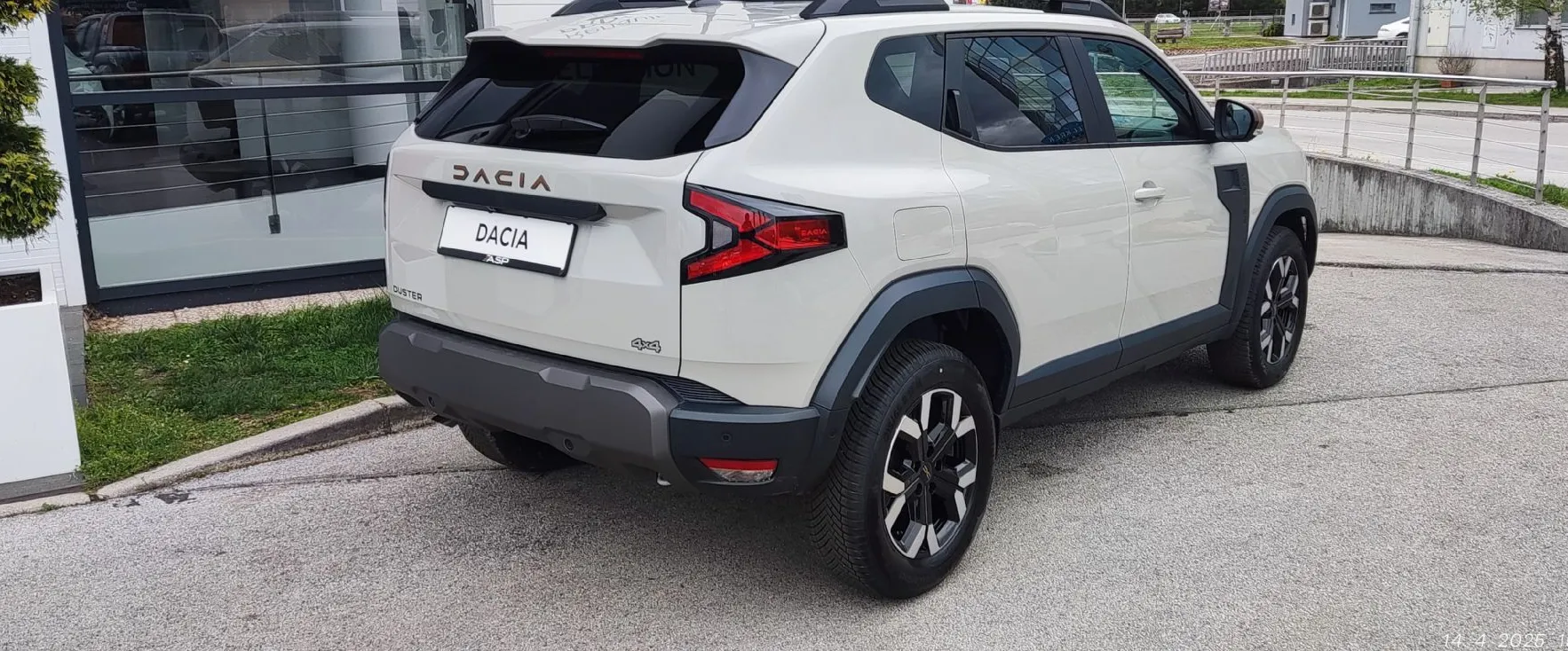 Zunanja slika - Dacia Duster - 1.2 TCe 130 4x4 EXTREME - 4