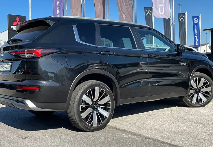 Zunanja slika - Mitsubishi Outlander - PHEV 4WD 2.4 Intense Avt. - 5