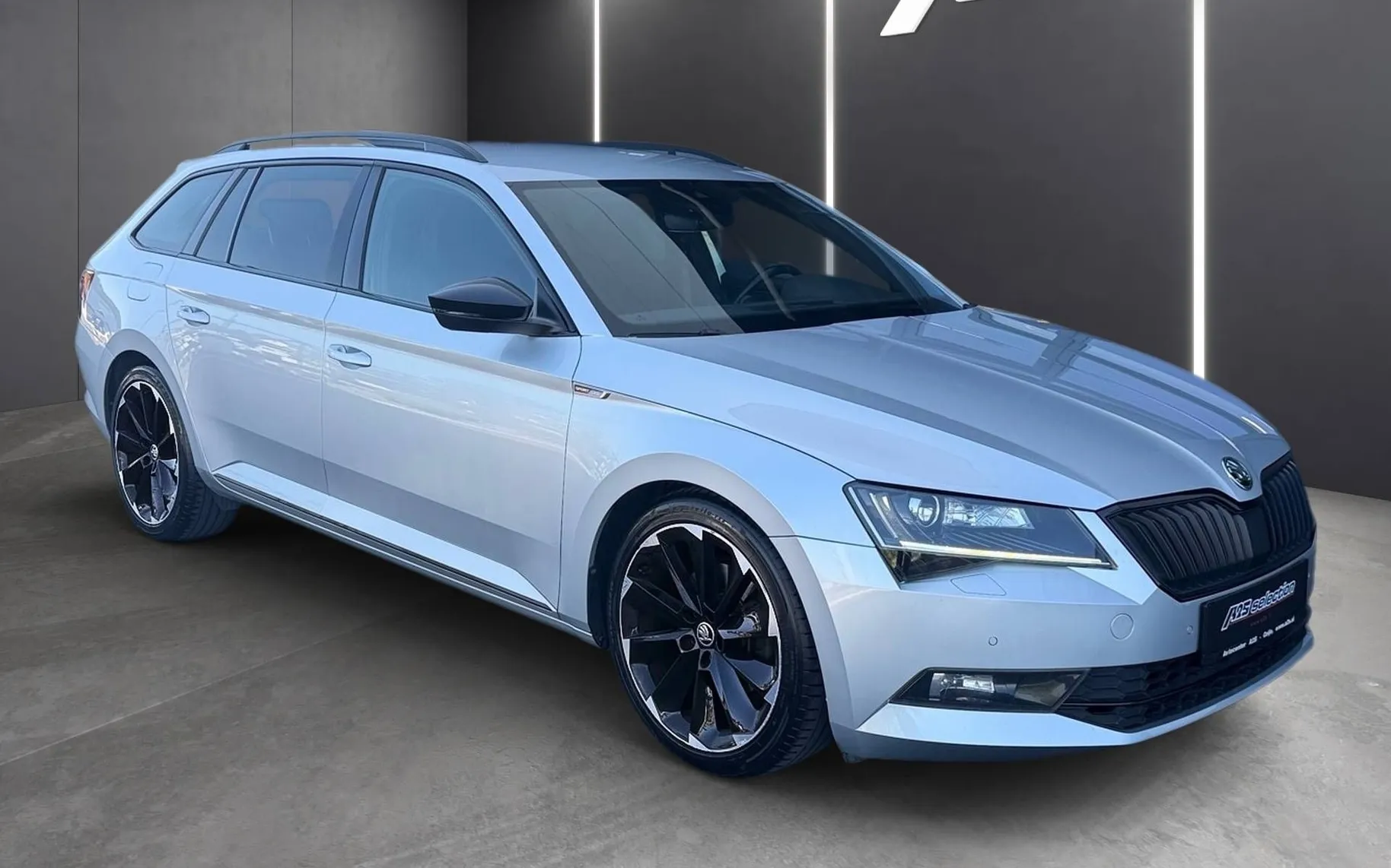 Zunanja slika - Škoda Superb - Combi 2.0 TDI Sportline DSG - 2