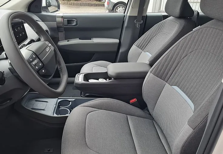 Zunanja slika - KIA EV3 - 58.3 kWh baterija. 150 kW Star - 8