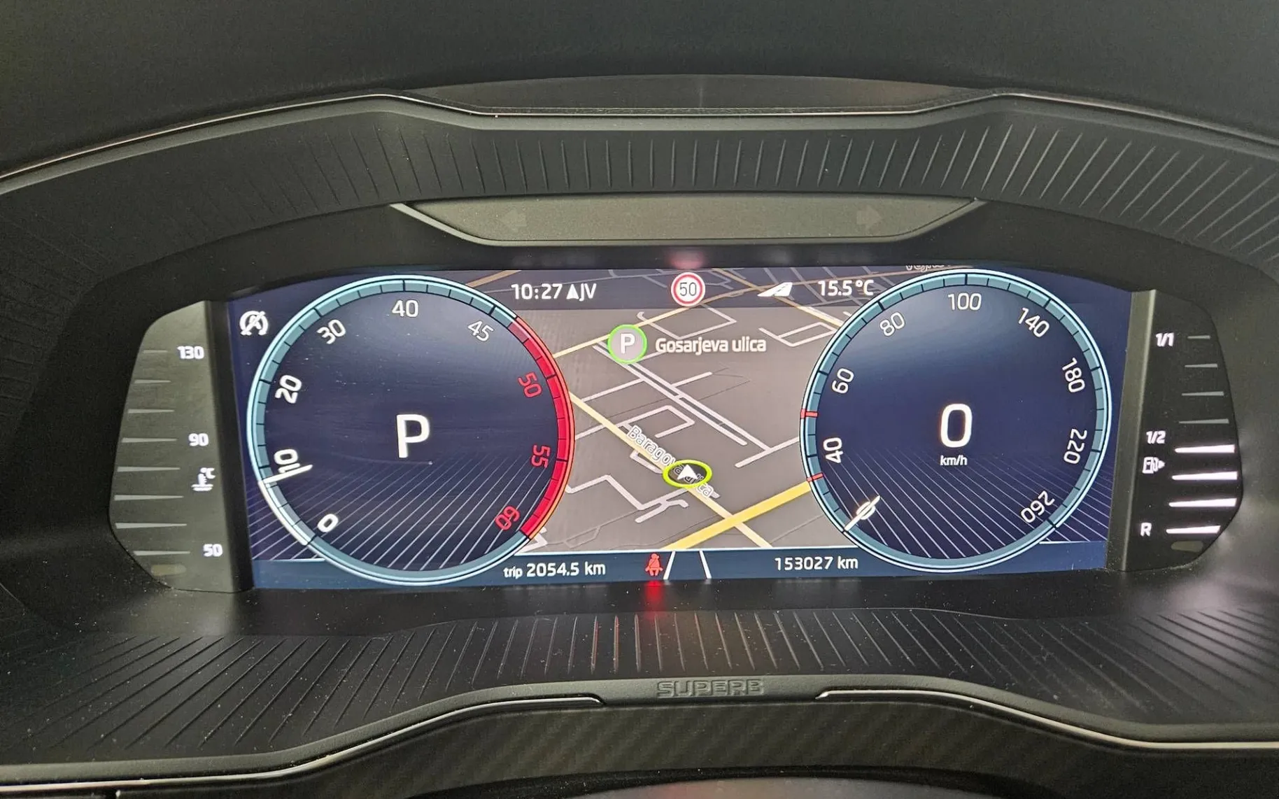 Notranja slika - Škoda Superb - 2.0 TDI Sportline Combi DSG 147 kW - 8