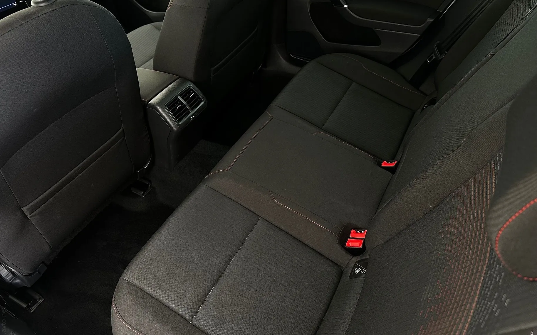 Notranja slika - VW Golf - 2.0TDI-SOUND-2XLED-2XPDC-ACC-NA OBROKE - 10