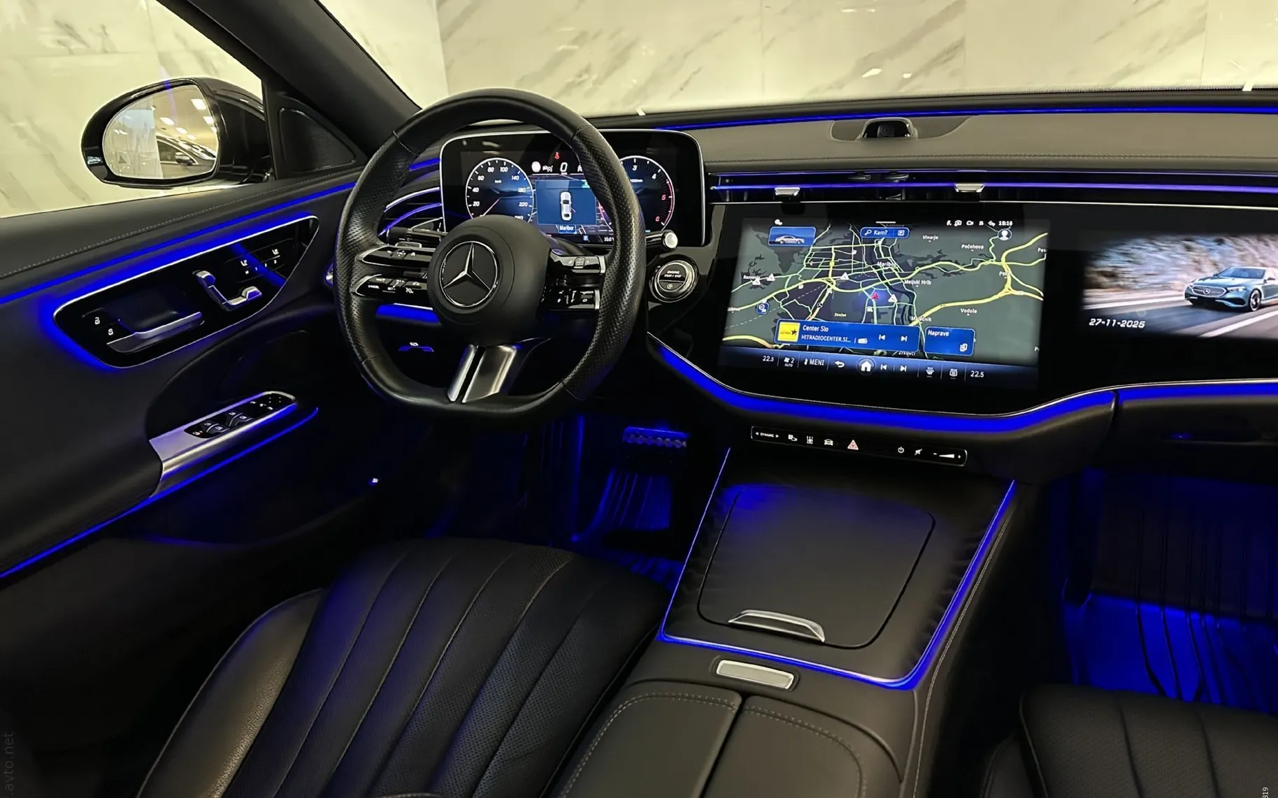 Notranja slika - Mercedes-Benz E-Razred - 220d|4Matic|AMG|4WS|SuperScreen|Zračno|360K|Hlaj| - 8