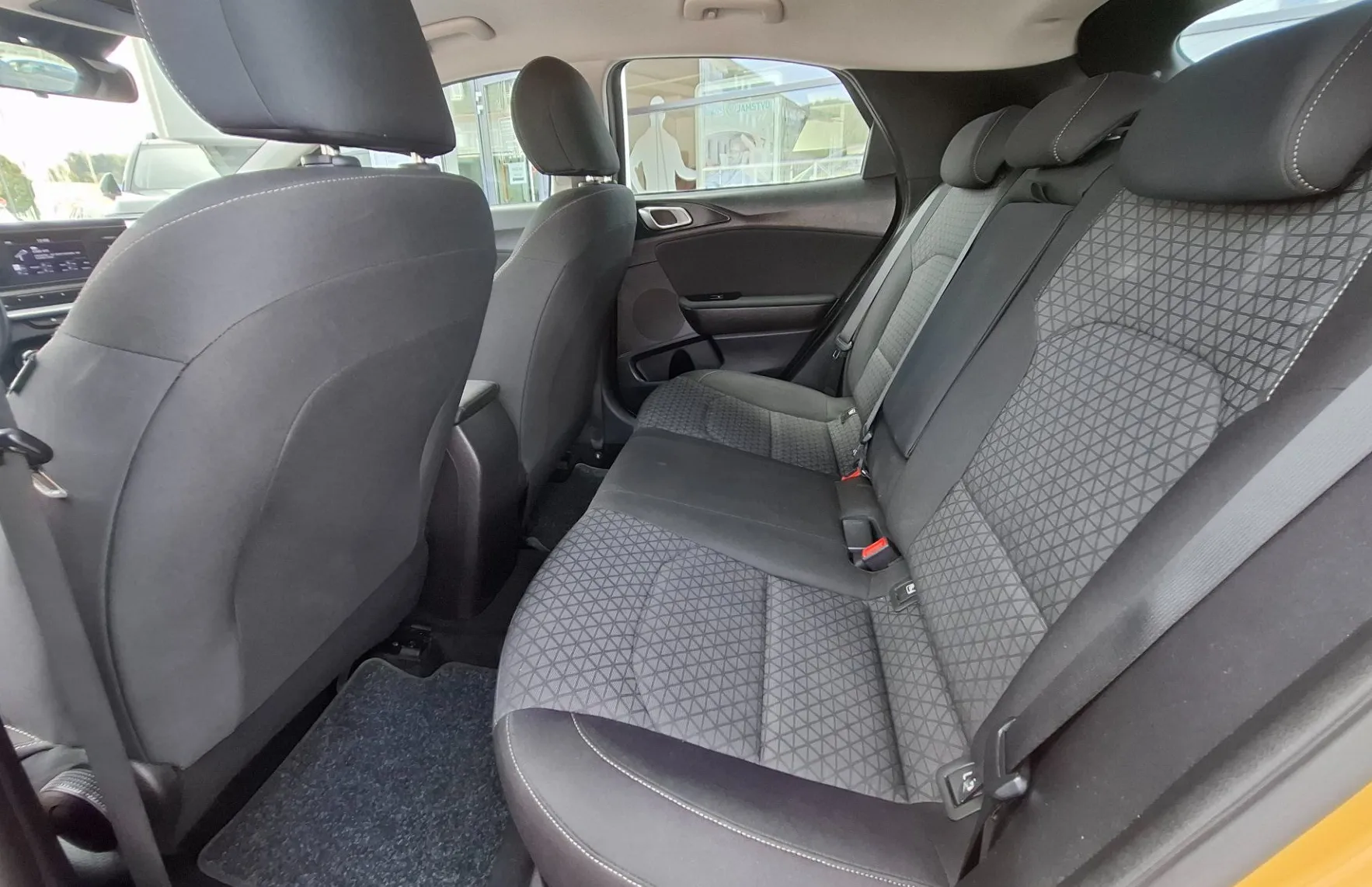 Zunanja slika - KIA XCeed - 1.0 T-GDi - SLOVENSKI - POTRJENA SERVISNA KNJIGA - 10