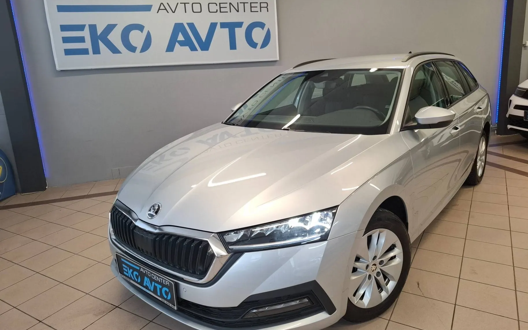 Zunanja slika - Škoda Octavia - Combi 2.0 TDI DSG-ACC-NAVI-VIRTUAL-PDC-FULL LED- - 1