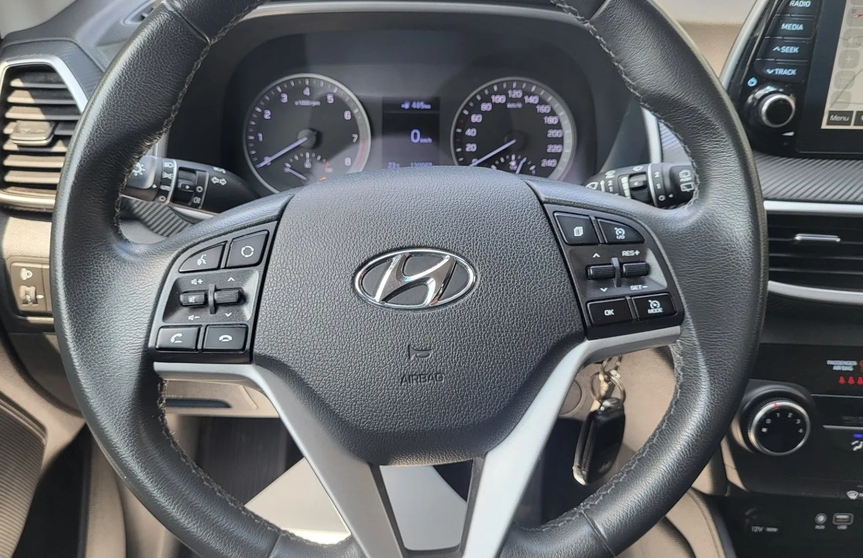 Zunanja slika - Hyundai Tucson - 1.6 GDI slo-1last-nav-pdc-alu-ac-el.paket-servisir - 10