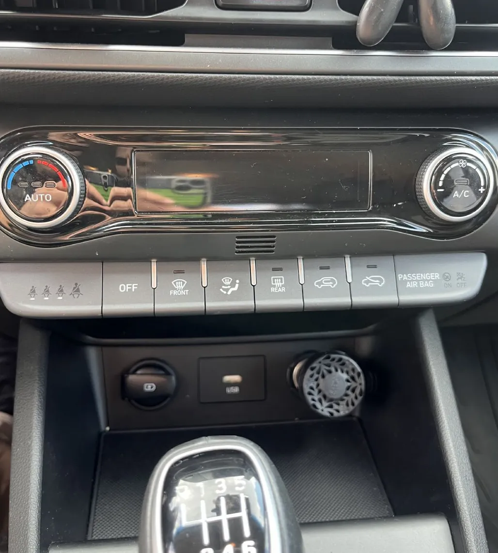 Zunanja slika - Hyundai Kona - 1.0 T-GDI 120 Premium LED.NAVI.KAMERA.OGR.SEDEŽ - 16
