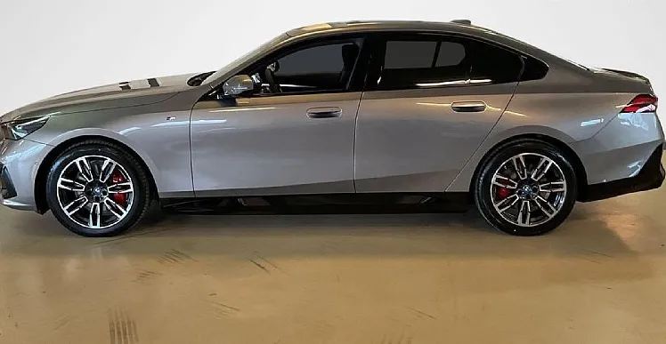 Zunanja slika - BMW i5 - eDrive40  AT - 2