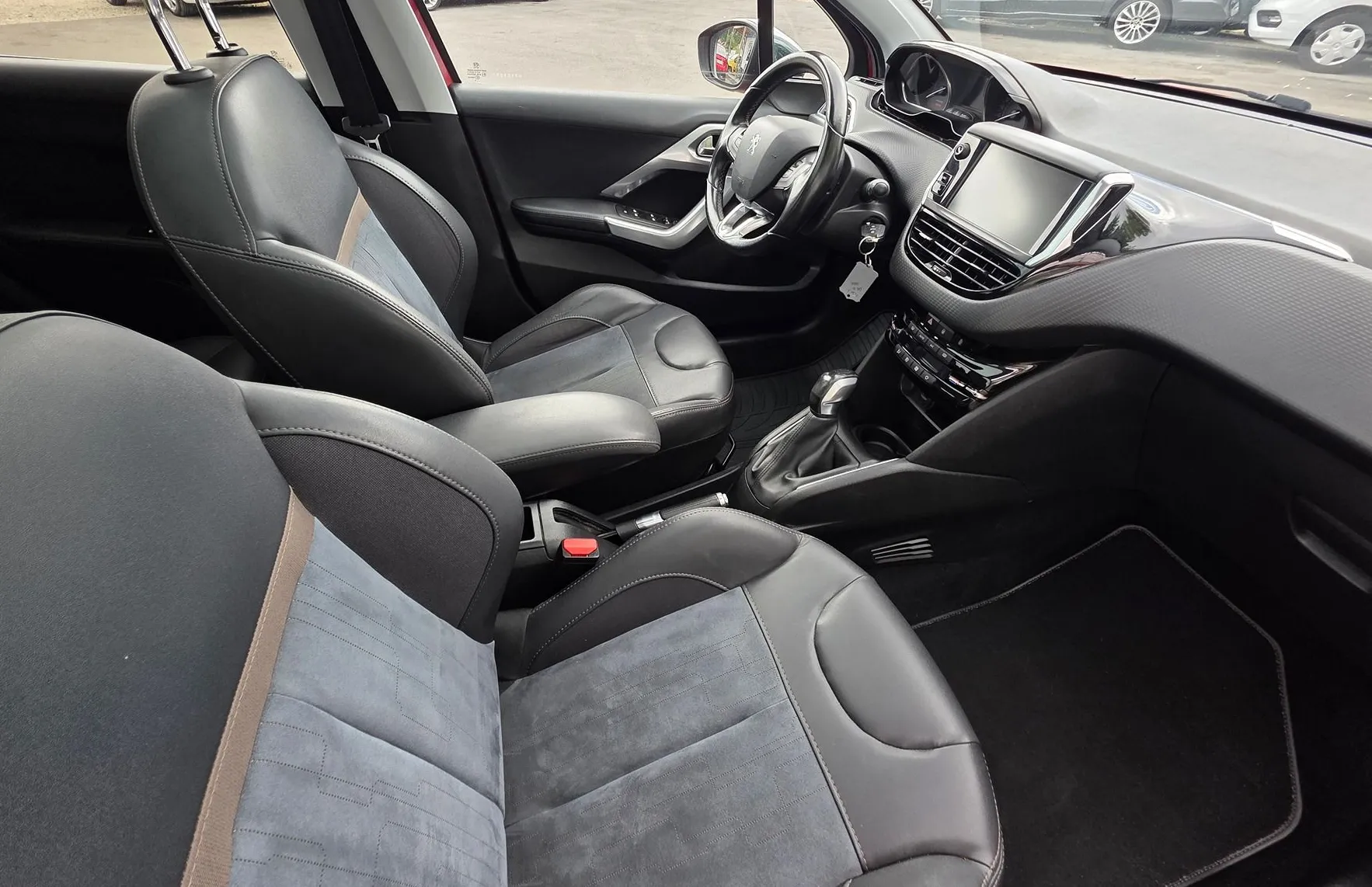 Zunanja slika - Peugeot 208 - 1.2 PURETECH ALLURE PANORAMA-ALU17-NAVI-PDC - 11