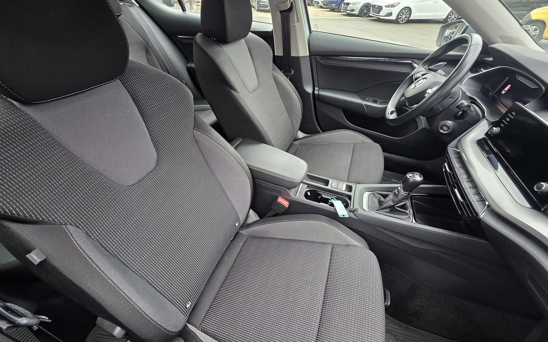 Zunanja slika - Škoda Octavia - 2.0 TDI LIMUZINA LED-ALU PLATIŠČA-ZASLON-PDC-1.LAS - 13