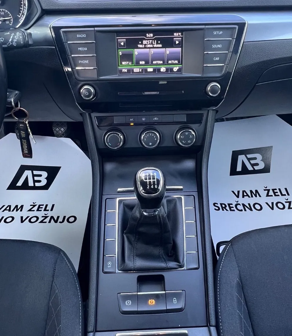 Zunanja slika - Škoda Superb - 2.0 TDI+ALU+TEMP+USB - 13