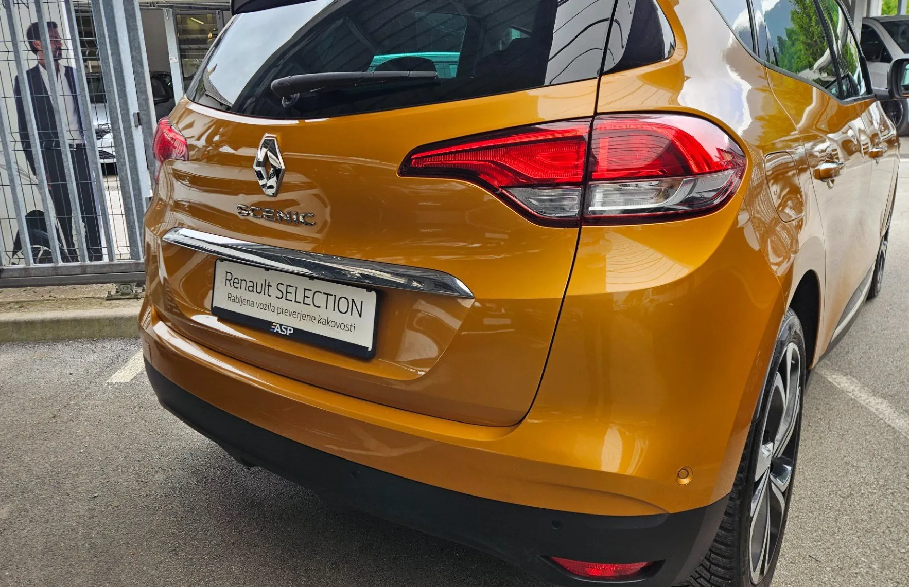Zunanja slika - Renault Scénic - Scenic Bose Edition 1.7 dCi - 3
