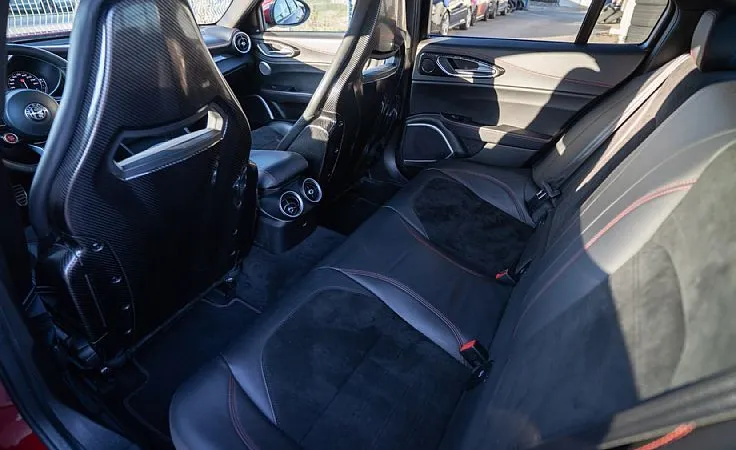 Zunanja slika - Alfa Romeo Giulia - 2.9 V6 Bi-Turbo Quadrifoglio Ročni 6.Prestav - 11
