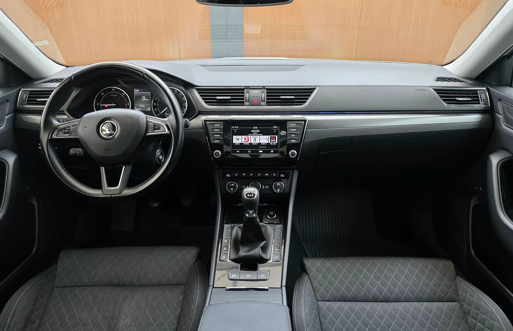 Zunanja slika - Škoda Superb - 2.0 TDI 4X4 -WEBASTO - RADAR - KAMERA - EL.KLJUKA - 10