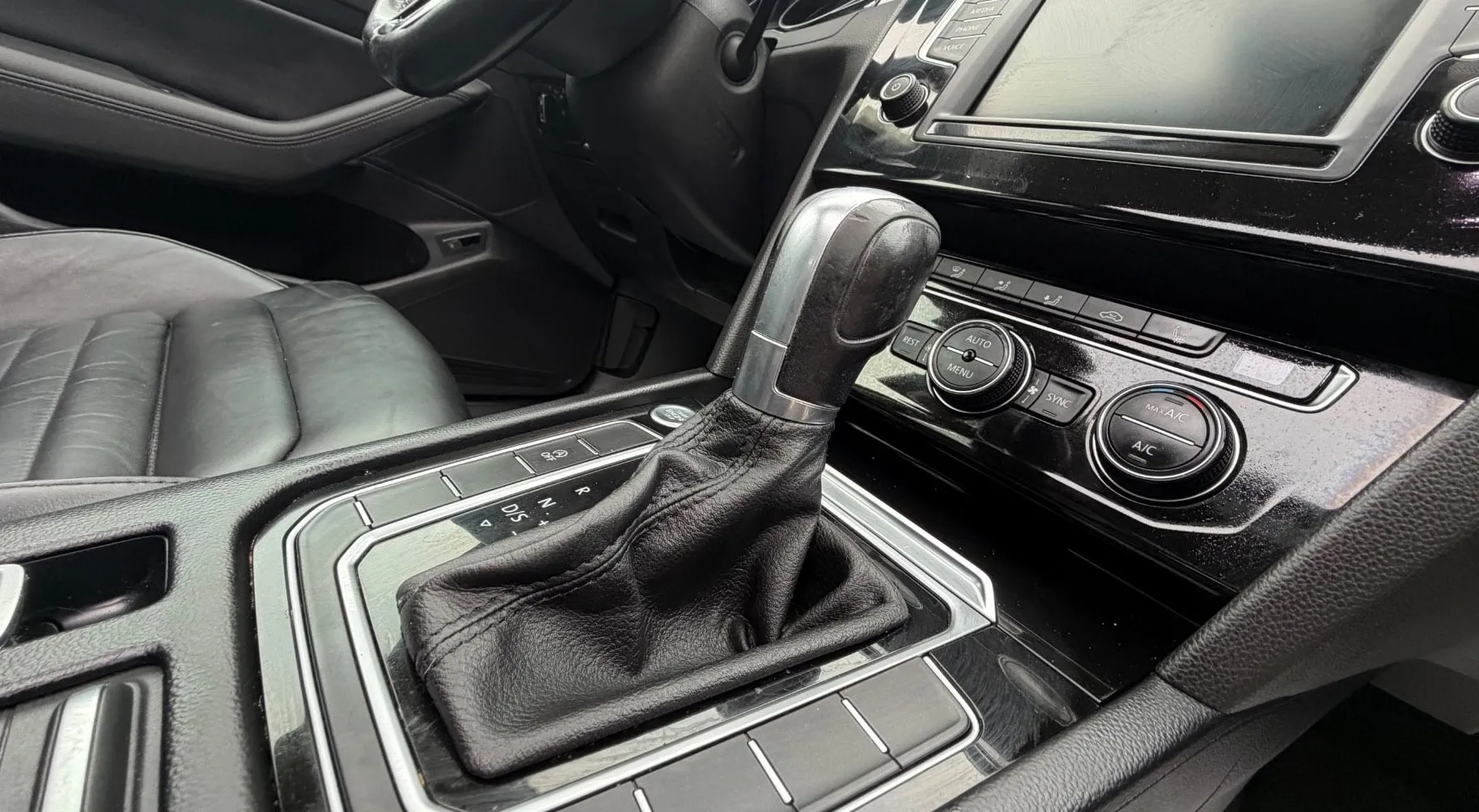 Notranja slika - Volkswagen Passat Variant - 2.0 TDI BMT Highline - 9