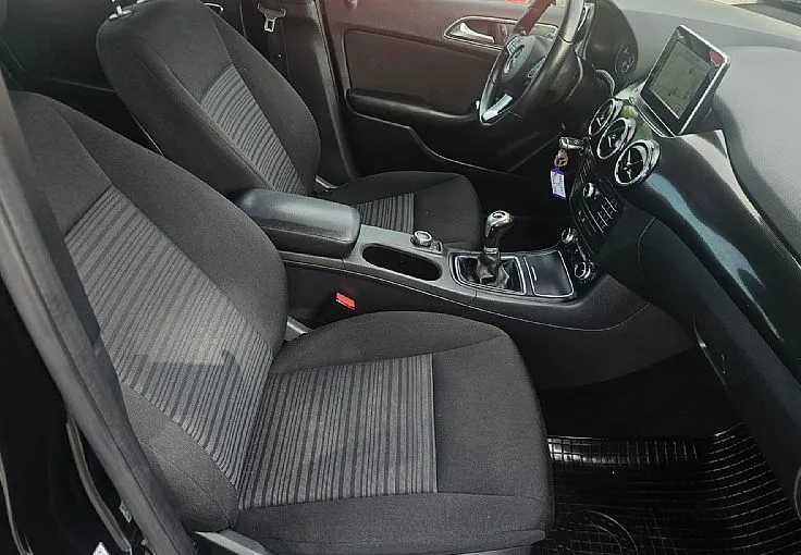 Zunanja slika - Mercedes-Benz B-Razred - 136ks °NAVIGACIJA° °TEMPOMAT° °PARK-SENZORJI° - 9