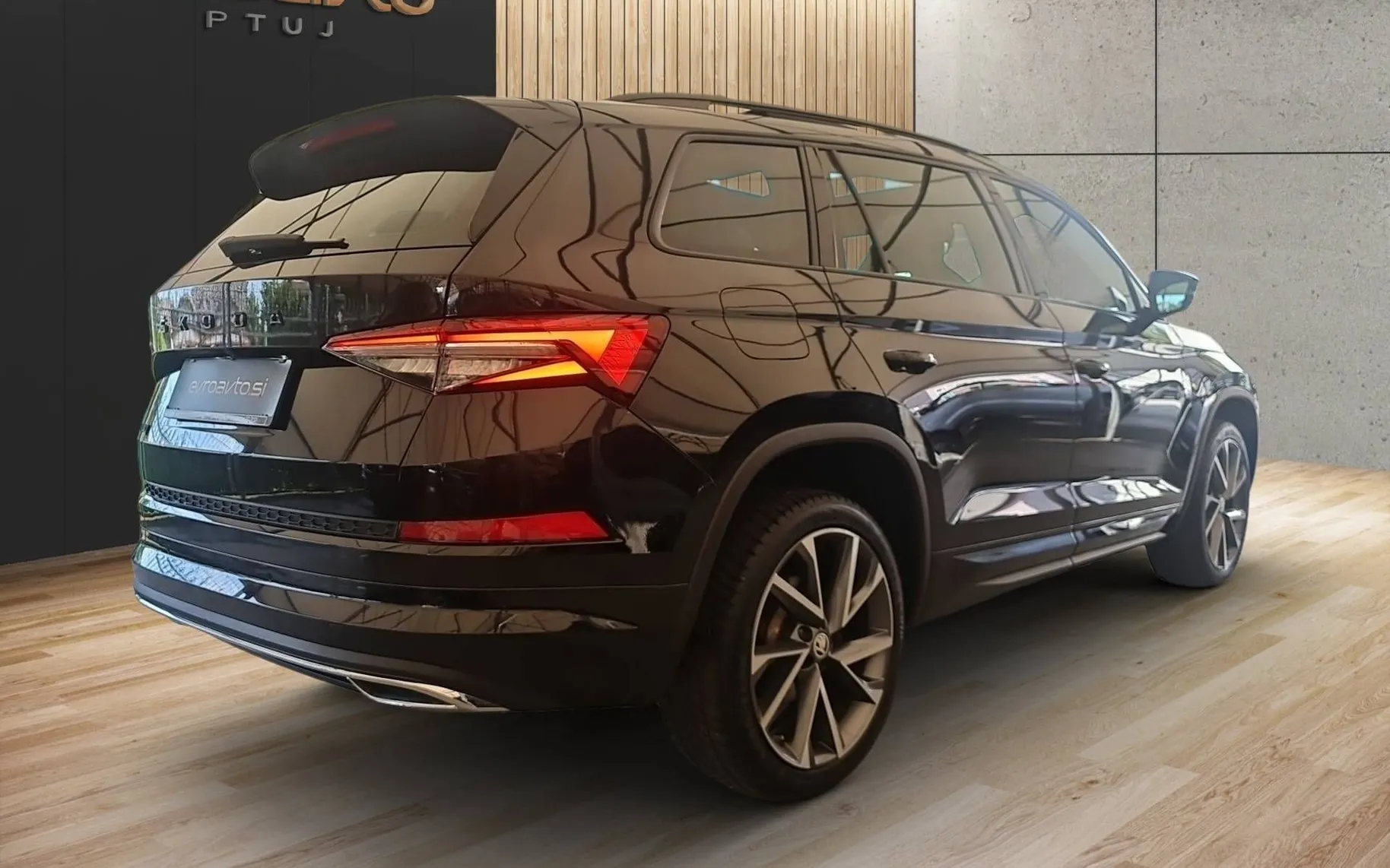 Zunanja slika - Škoda Kodiaq - 1.5 TSI  Sportline DSG•Panorama•hlajenje sedežev - 3