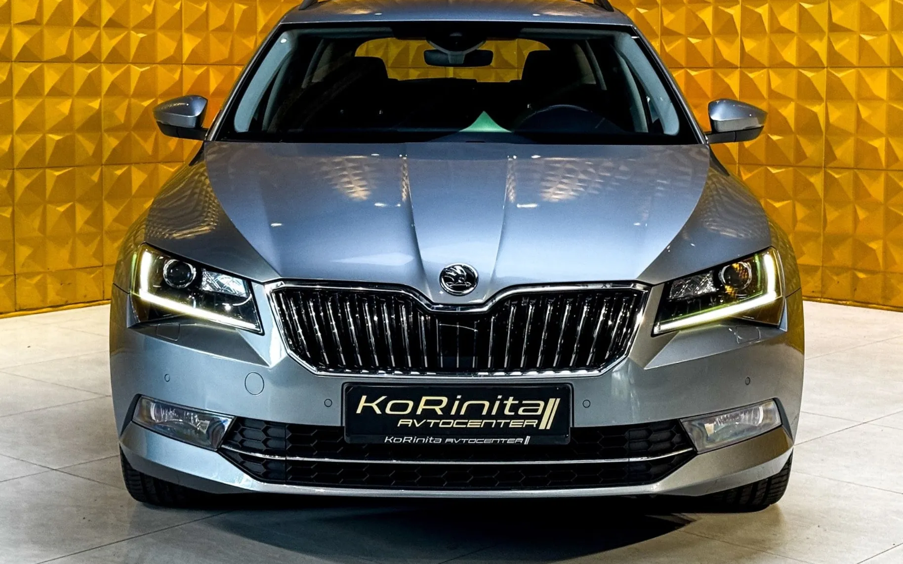 Zunanja slika - Škoda Superb - 2.0 TDI 4X4-MEMORY-GRETJE-Bi XENON - 4