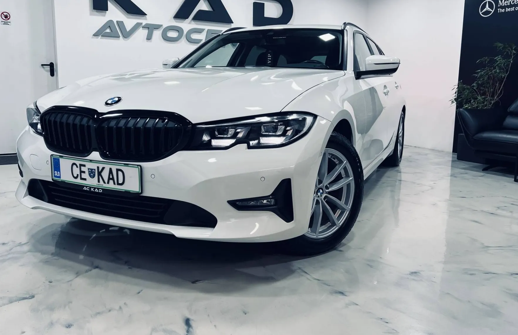 Zunanja slika - BMW Serija 3 - Touring: 318d LED-NAVI-KAMERA-ACC - 1