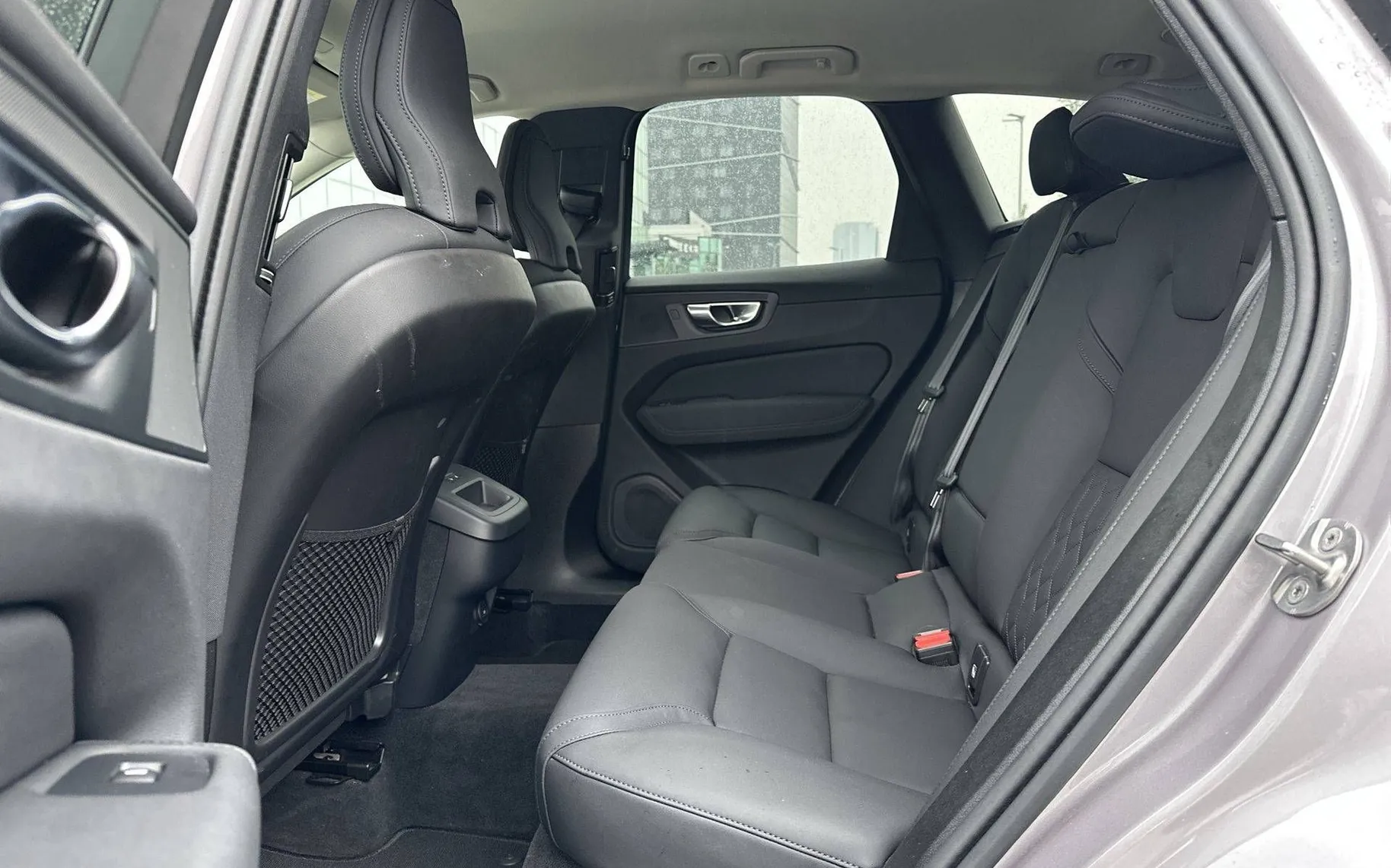Notranja slika - Volvo XC60 - B5 P AWD Plus Dark Avt. - 11