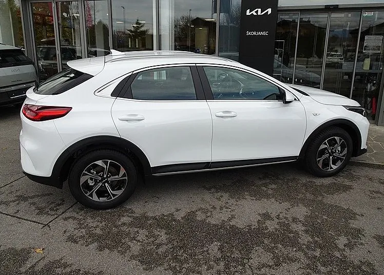 Zunanja slika - KIA XCeed - 1.6 T-GDi LX SMART ISG 7DCT + ZIMSKE GUME + 30° - 6