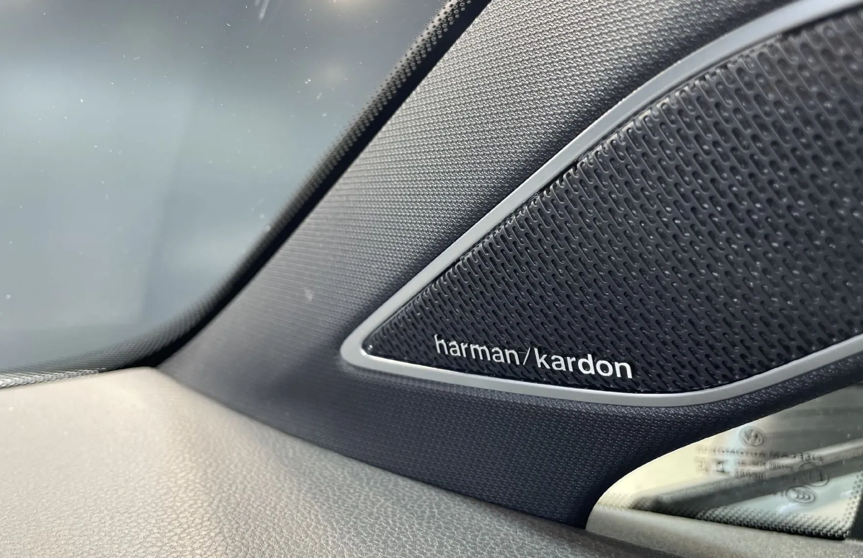 Zunanja slika - VW Golf - GTI-HEADUP-PANO-NAVI-GRETJE-LED-LANE-HARMAN KARDON - 19