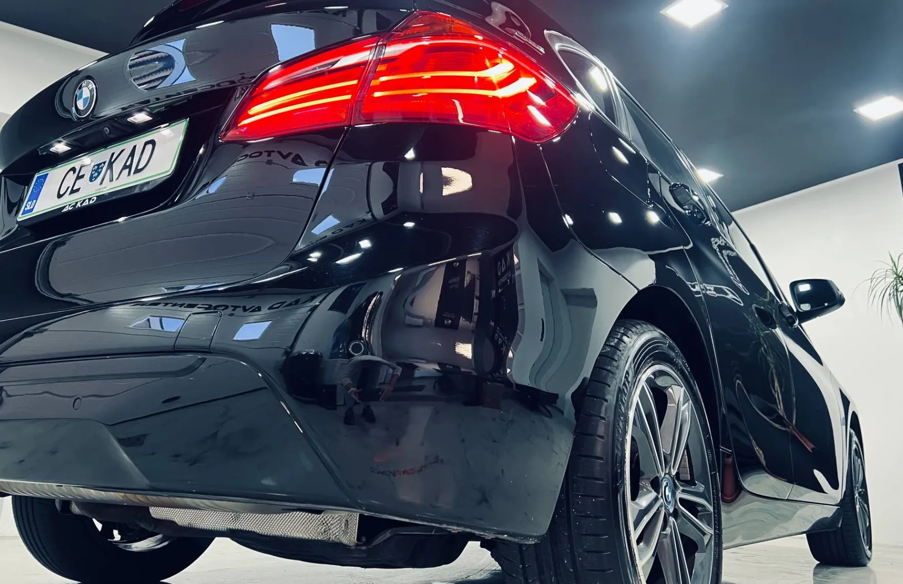 Zunanja slika - BMW Serija 2 - Active Tourer: 225xe iPerformance  AT ... - 16