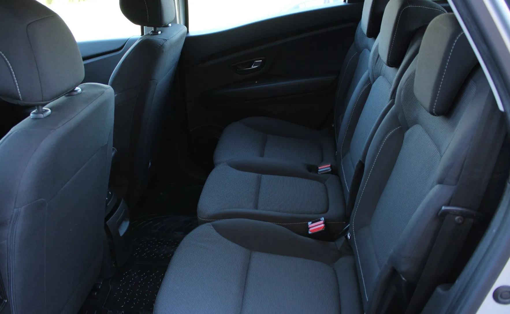 Zunanja slika - Renault Scénic - Scenic dCi 110 - 14