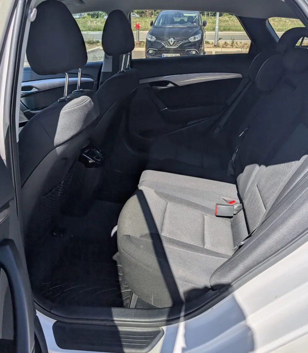 Zunanja slika - Hyundai i40 - Wagon 1.7 CRDi Premium - 12