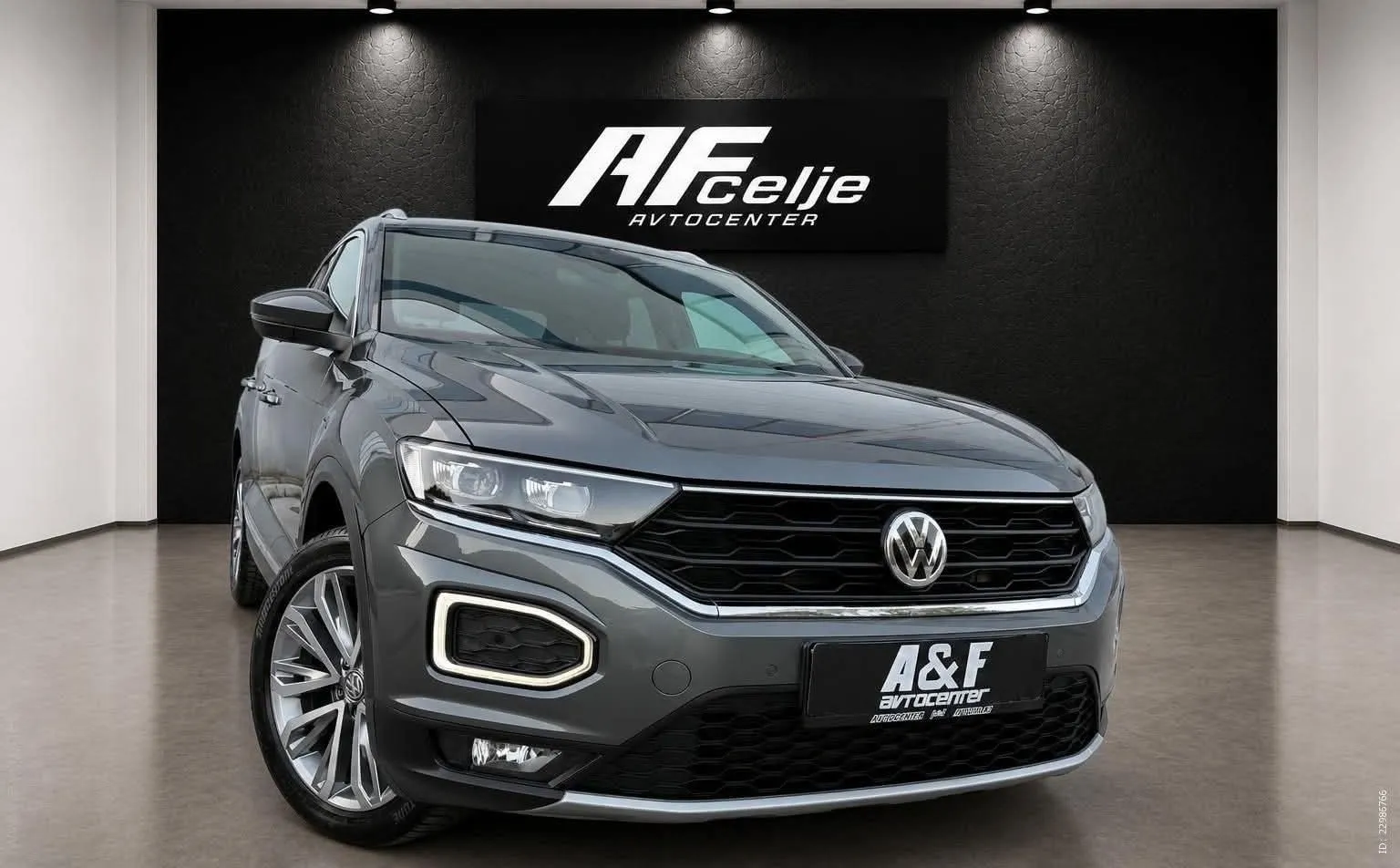 Zunanja slika - Volkswagen T-Roc - 1.6 TDI-VIRTUAL-FUL LED-KAMERA LIZING ZA TUJCE - 3