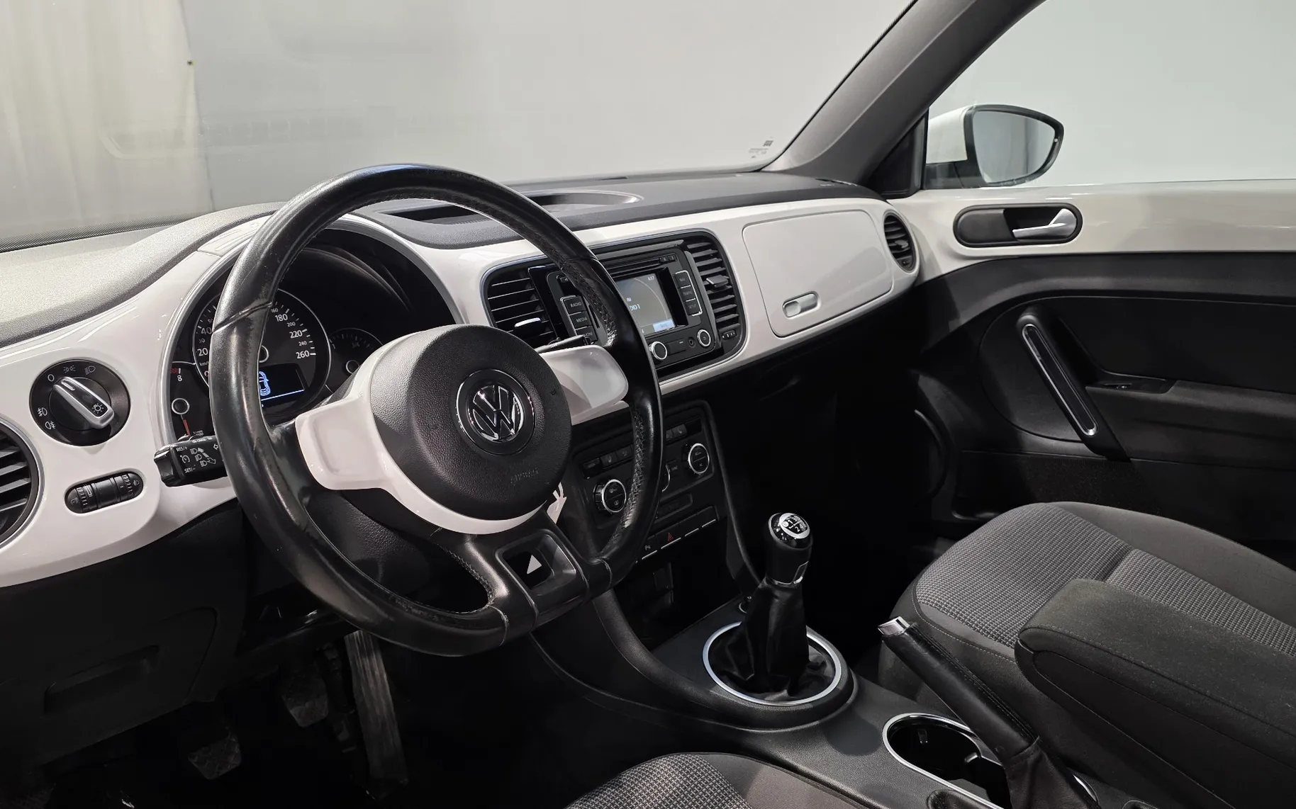 Zunanja slika - VW Beetle - 1,2 TSI Design NAVI TEMP PDC 2xKLIMA ALU - 10