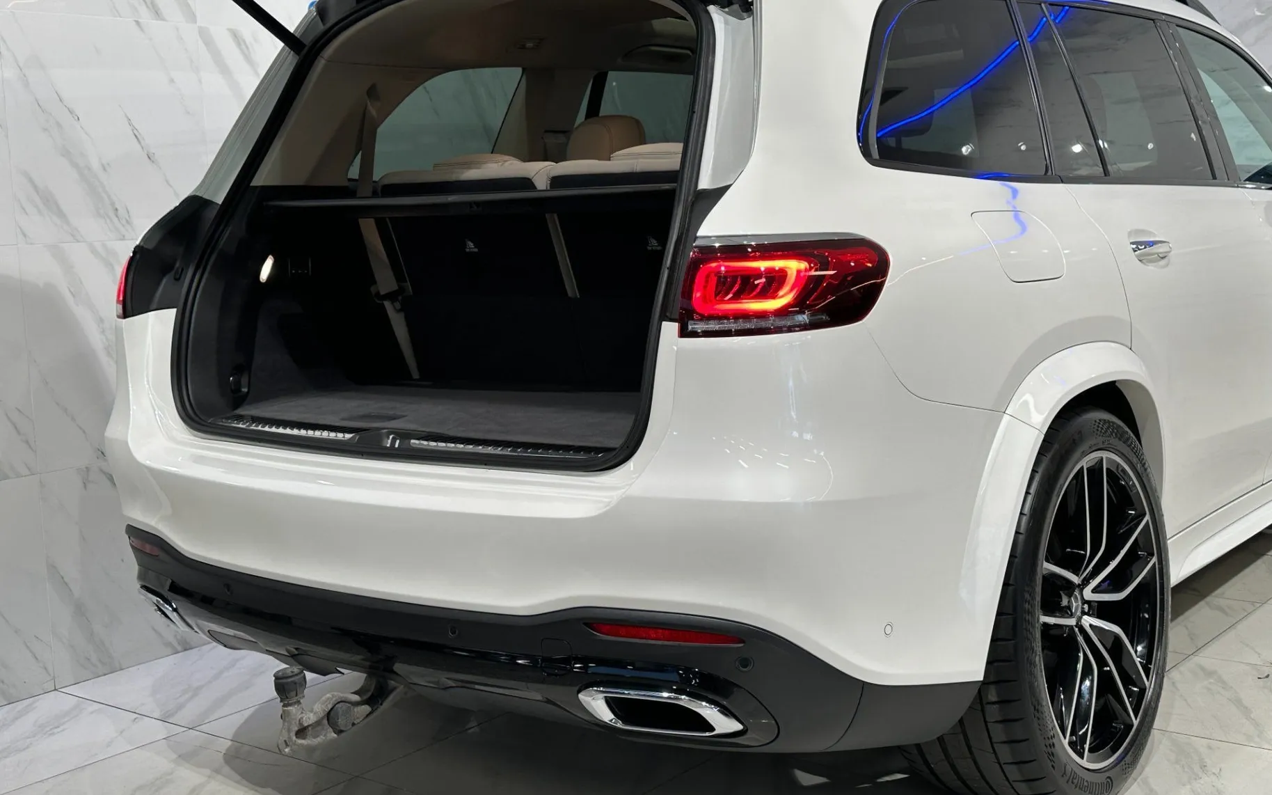 Notranja slika - Mercedes-Benz GLS-Razred - 400d|4M|AMG|Pano|Zračno|HUD|ACC|Kljuka|Masaža|360K - 7