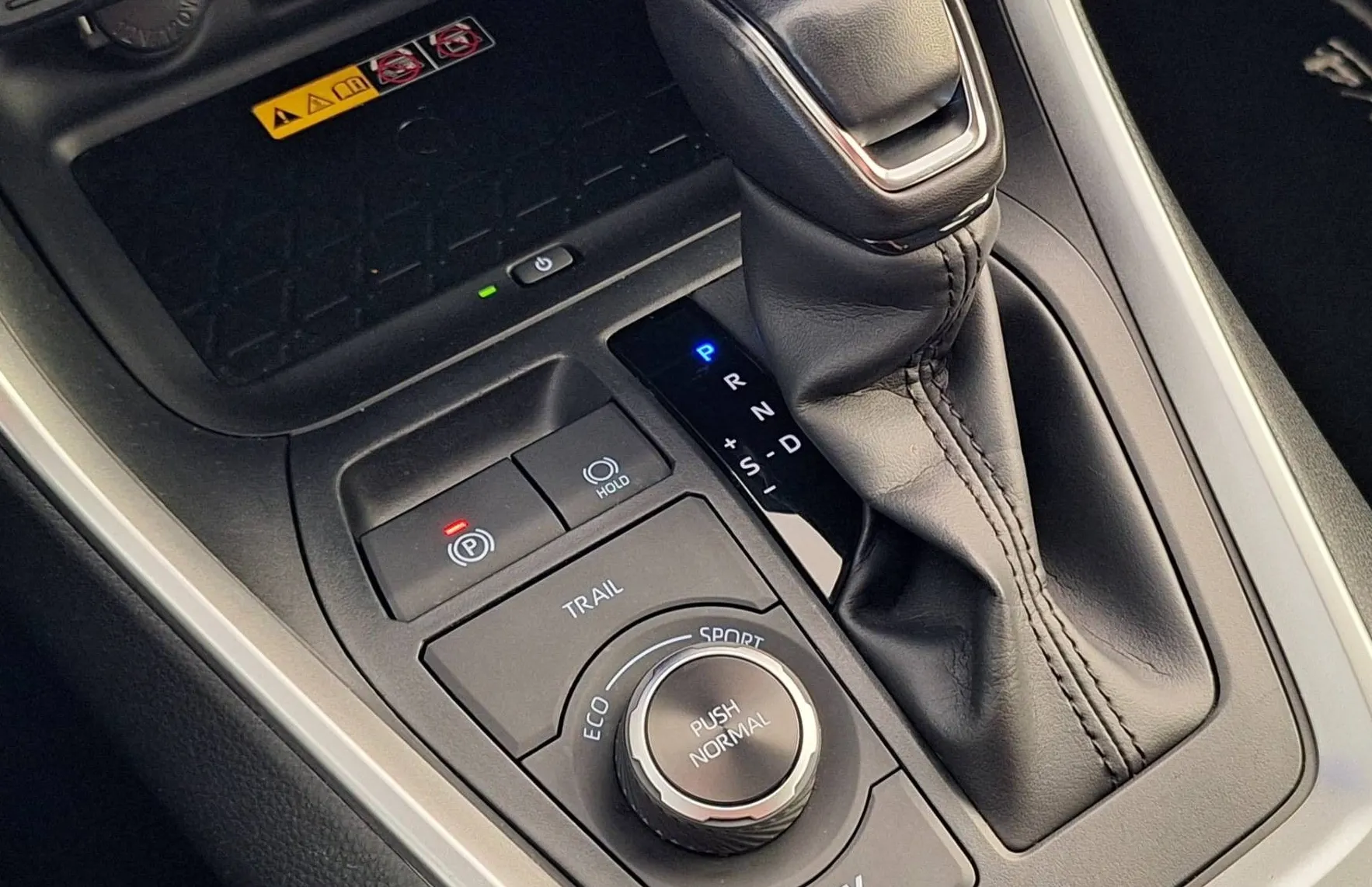 Zunanja slika - Toyota RAV4 - Hybrid AWD 2.5 Elegant Tech Winter Pack•VL.KLJUKA• - 15